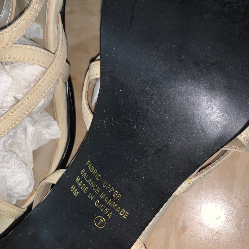 Beige heels - Picture 5 of 8